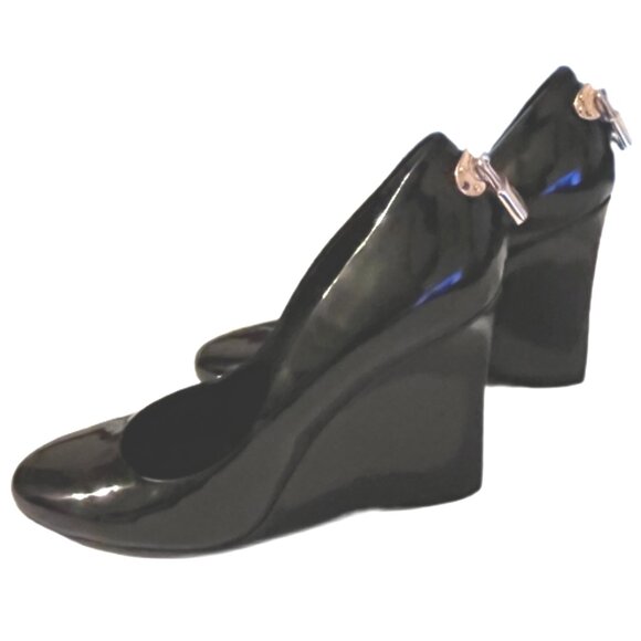 Louis Vuitton Black Patent Leather Gold LV Lock Wedge Pumps  Size 37.5 / US 7.5 - Picture 4 of 14
